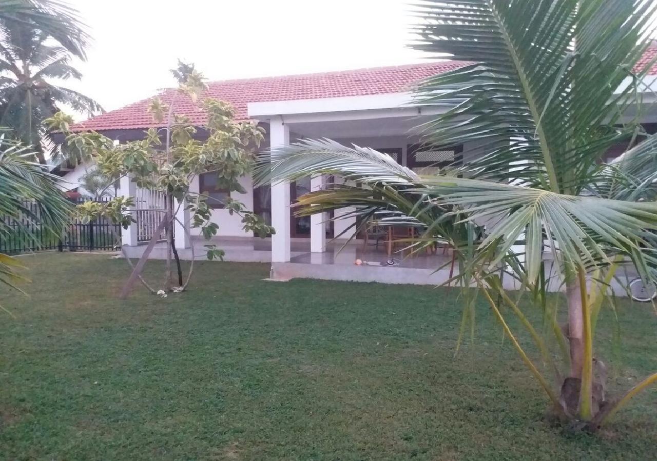 Negombo Holiday Home Bagian luar foto