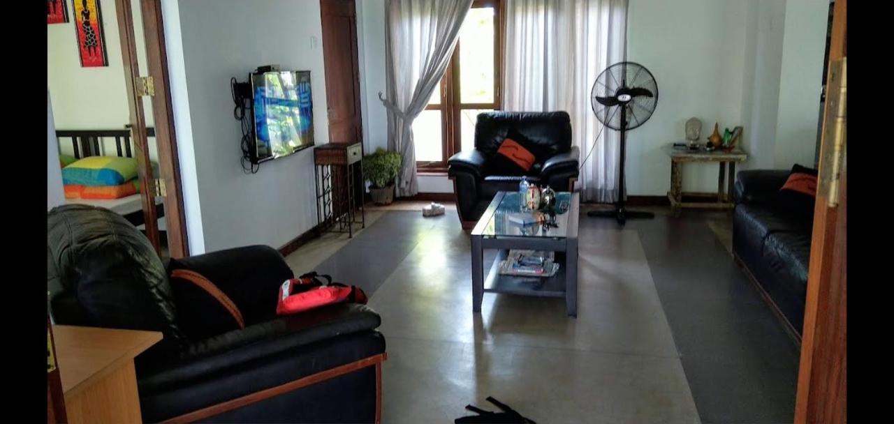Negombo Holiday Home Bagian luar foto