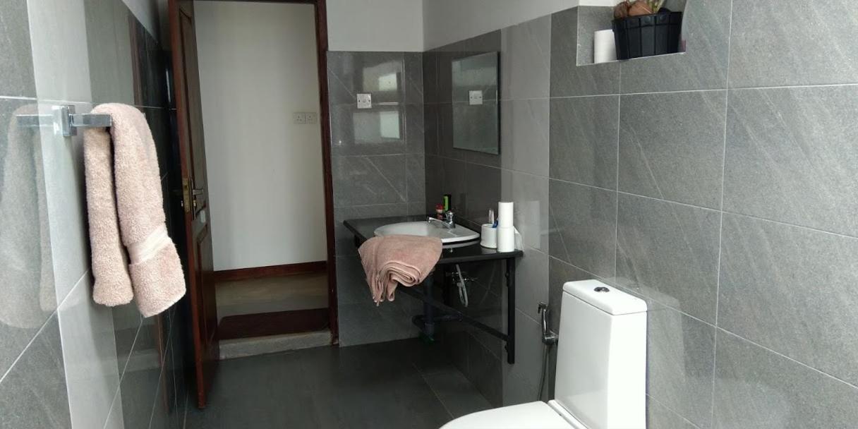 Negombo Holiday Home Bagian luar foto